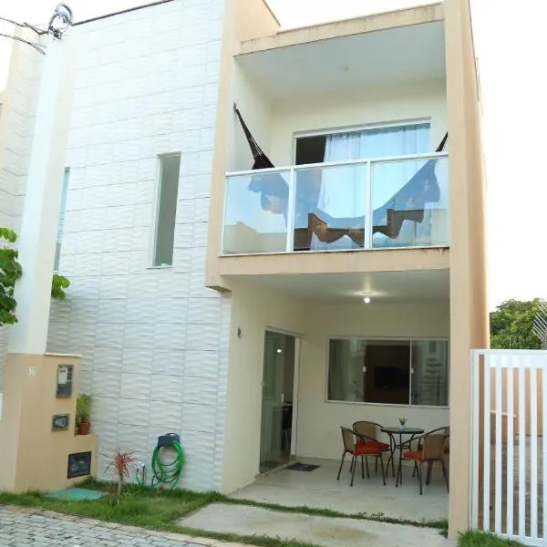 Casa a 560 metros da Praia de Ponta Negra, hotel in Natal