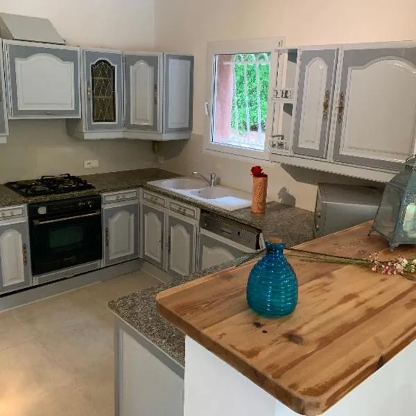 Villa de charme à Marina di fiori, ξενοδοχείο σε Porto-Vecchio