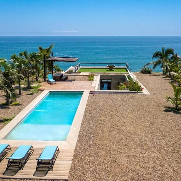 casaNorte paraíso norteño mirador de Ballenas, hotel in Canoas De Punta Sal