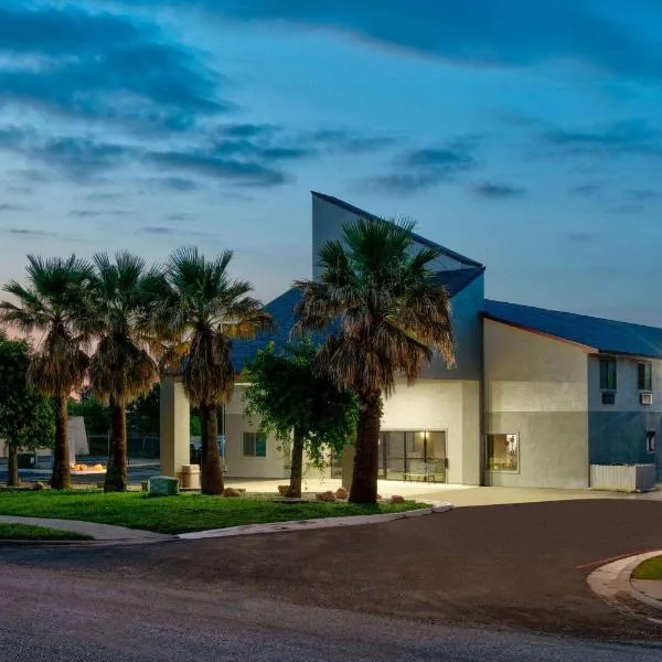Super 8 by Wyndham New Braunfels I-35, hotel v destinaci New Braunfels