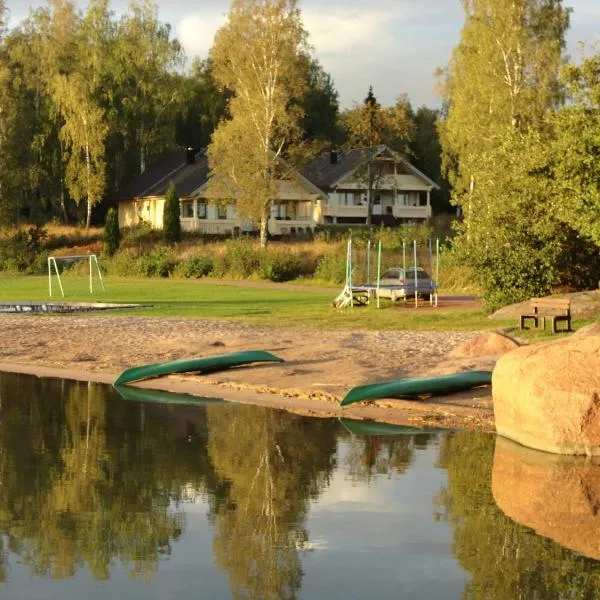 Hjortö Stugor & Stockhus, hotelli kohteessa Ödkarby