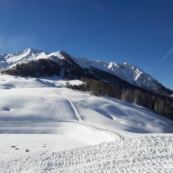 PLAGNE-SOLEIL Pied des pistes: La Plagne Tarentaise şehrinde bir otel