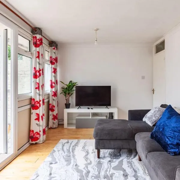 Spacious Room by Lee Valley White Water Centre. Waltham Cross、ウォーザン・クロスのホテル