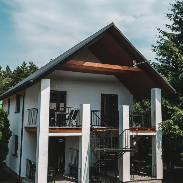 Sonyachni bungalo, hotel in Melʼniki