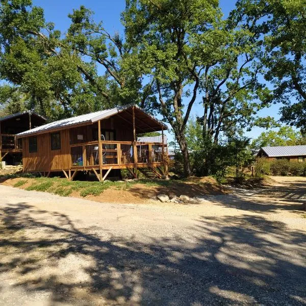 Lodges du Camping les 4 Saisons, hotel v destinácii Grane