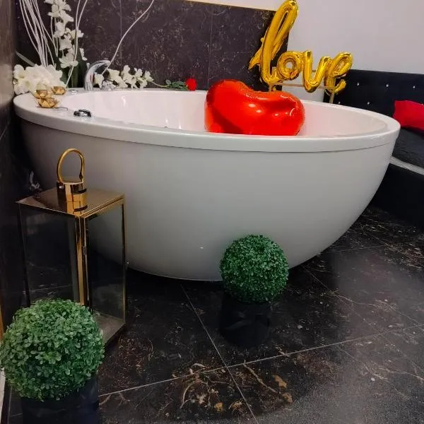 Apartament Złoty z Jacuzzi, hotel in Bydgoszcz