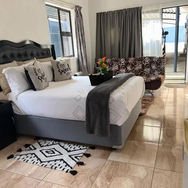 Skyfly Bed & Breakfast, hotel em Manzini