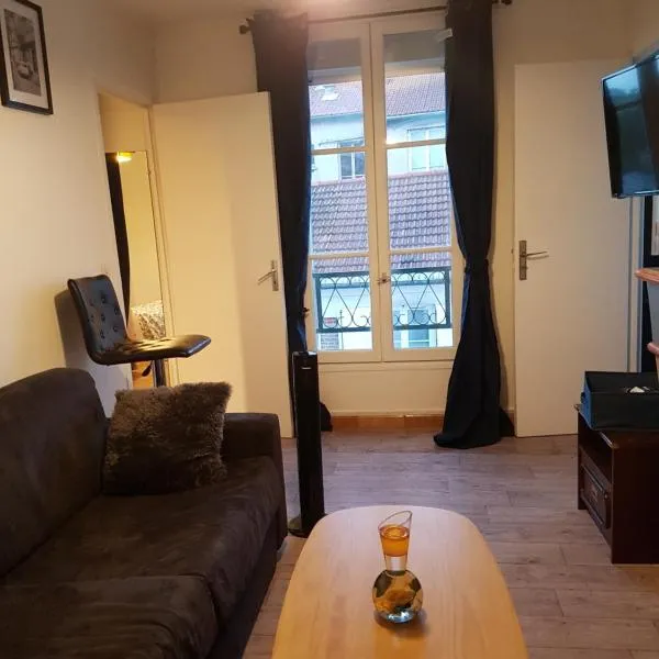 Accueillant et Cosy – hotel w mieście Charenton-le-Pont