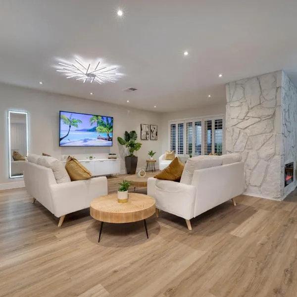 Single Story minutes from Summerlin with RV Parking & Dog Friendly, hotel v Las Vegas