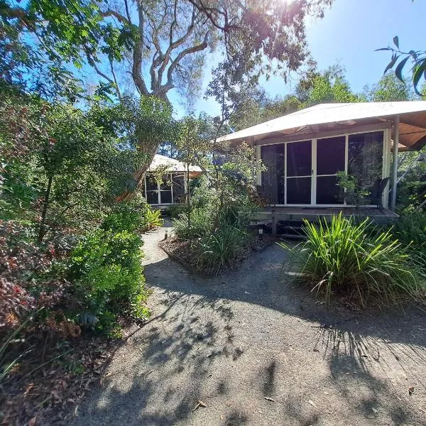 Castaways Moreton Island, hotel in Cowan Cowan