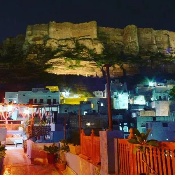 Pushp Guest House, hotell sihtkohas Jodhpur