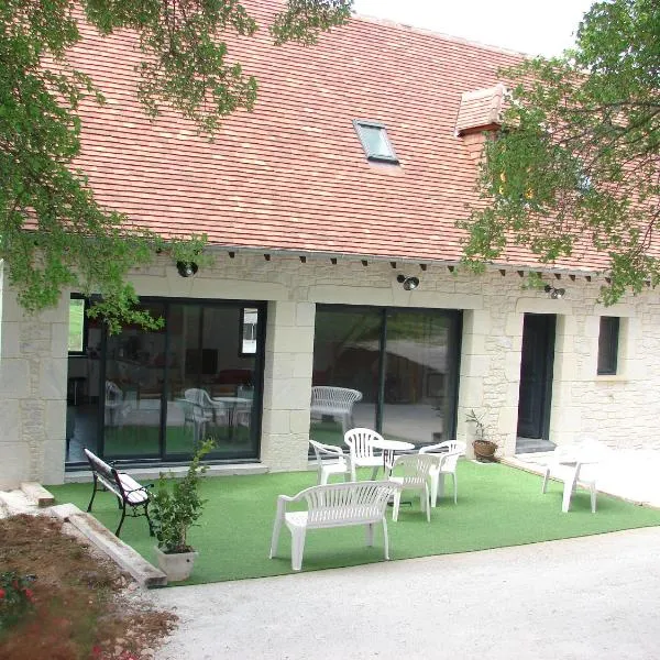 GITE DE 6 A 14 PERSONNES Chez Léontine, hotell sihtkohas Lacave