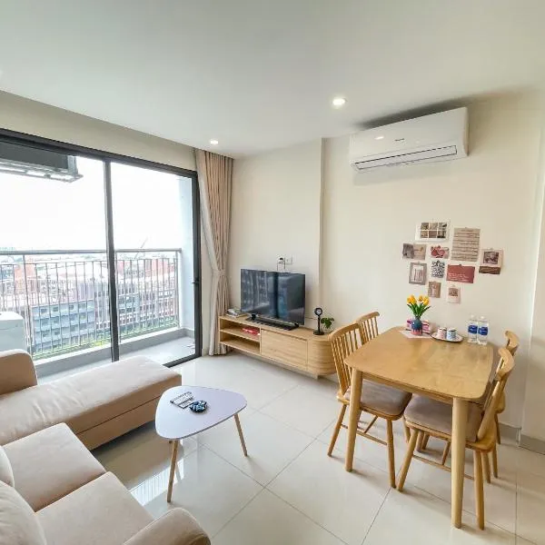 It Dust Homestay 2 - The Wooden Apartment, khách sạn ở Hà Nội