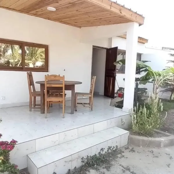 TULEAR APPARTEMENTS CHAMBRES Rez de chaussée et Etage, hotel v destinaci Toliara