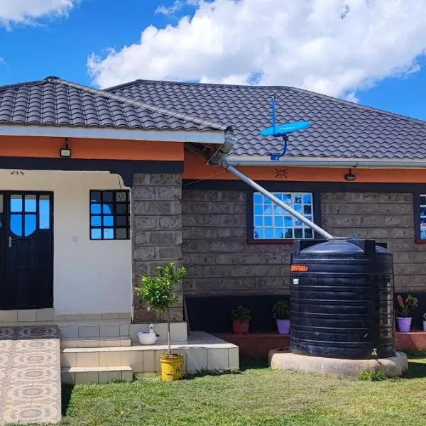 Camp Flo, Eldoret -Where Comfort Meets Tranquility in a 3-Bedroom Guest Stay, hotel v destinaci Eldoret