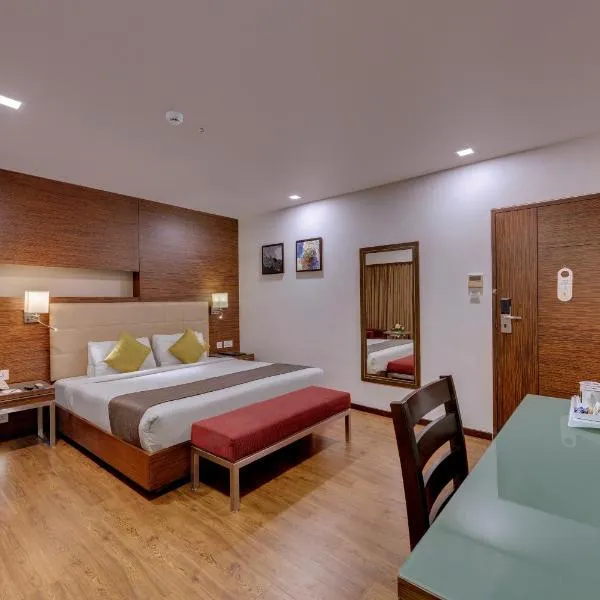 Hotel Suba Star Ahmedabad, khách sạn ở Sātej