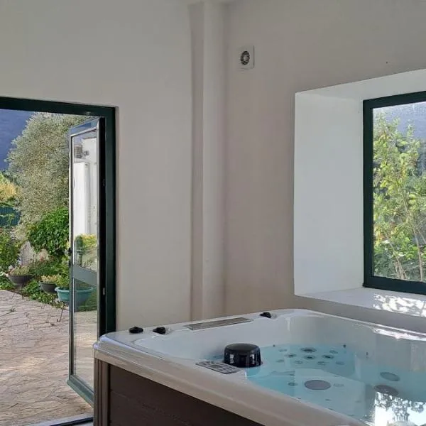 Parreirais dos Moquinhos, hotel v destinaci Minde