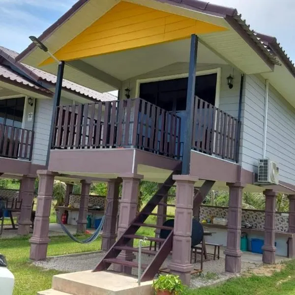 Dusun Rimbun Agro Farmstay, hotel en Kampung Banggul Gucil