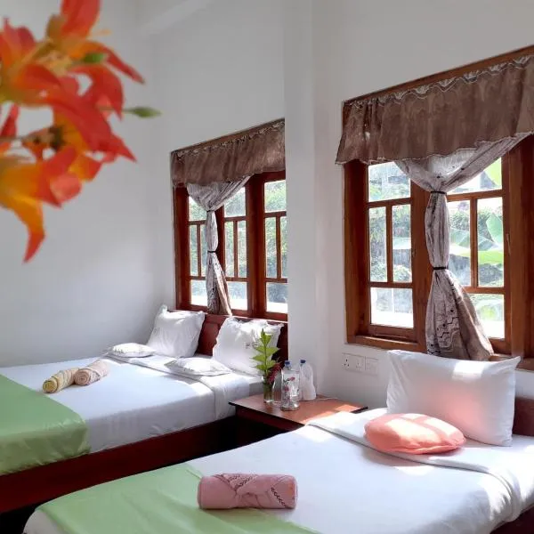 Subash Hotel, hotel v destinaci Nallathanniya