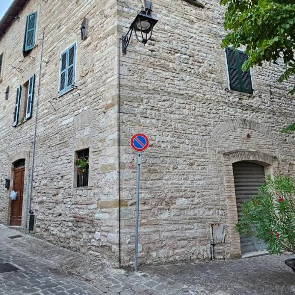 La casa di Francesco、Sassoferratoのホテル
