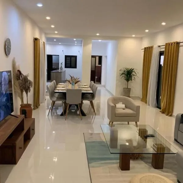 Villa moderne securisee 24H sur 7J, khách sạn ở Ambohibao