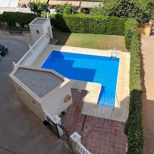 APARTAMENTO PLAYA AZUL, hotel in Rincón de la Victoria
