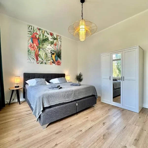Exklusives City-Apartment im Herzen Oldenburgs mit Balkon und Parkplatz A36, hotel in Oldenburg