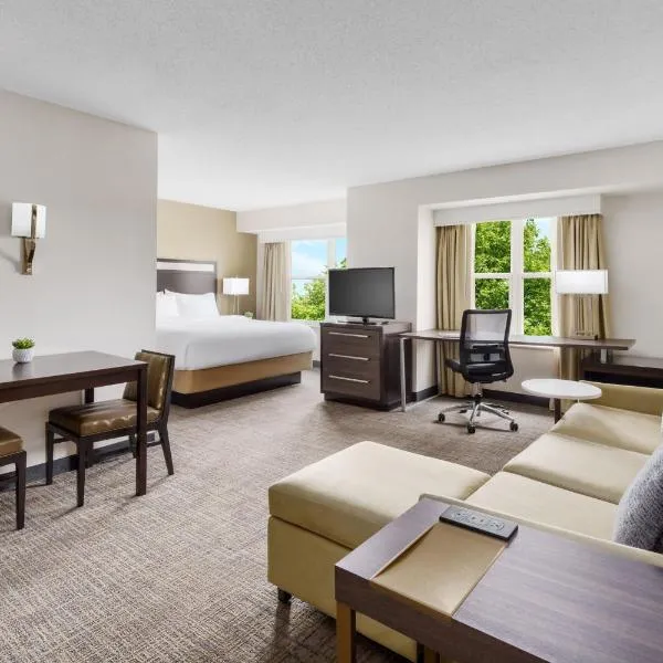 Residence Inn Boston Franklin, hotel en Milford