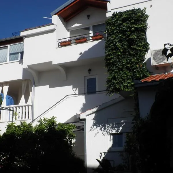 Apartments - Rooms VESNA, hotel Primoštenben