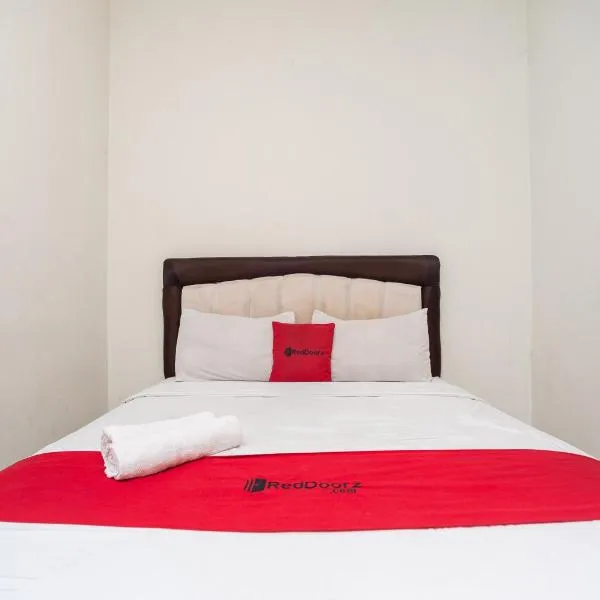 RedDoorz Plus near RS PMI Bogor, hotel in Bogor