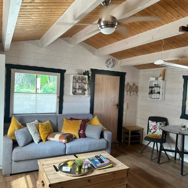 NEU! Ferienhütte Tiny House, Hotel in Schöningen