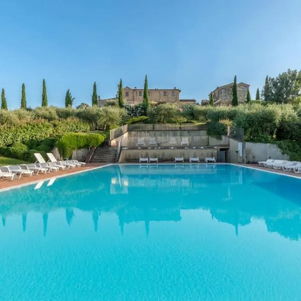AffittiBreviSiena - Palazzo Monaci, La Torre- Appartamento con piscina nelle crete Senesi, hotel in Asciano