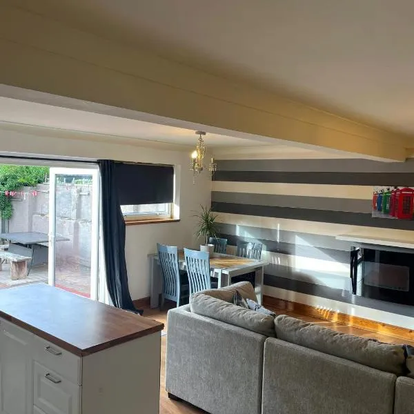 Elegant 2 Bedroom Chalet, hotel en Edimburgo