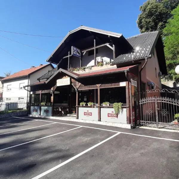 Restoran i sobe "Tocak", hotel em Stanići