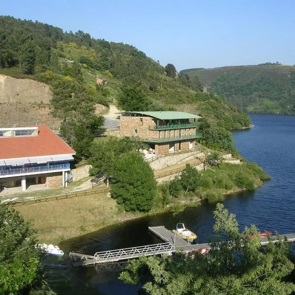 COMPLEXO TURISTICO PONTE MOURULLE, hotel in Insúa
