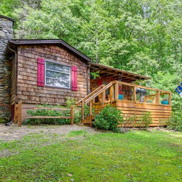 Heavenly Bearadise Cabin in Cashiers, NC!, hotell i Sapphire