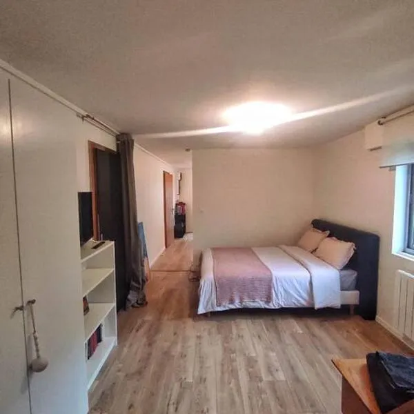 Joli appartement individuel dans maison, khách sạn ở Ostwald