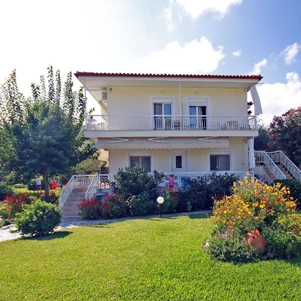 Anna -House Maria Manolaki, 2-Βedrm Apartment, hotel in Vourvourou
