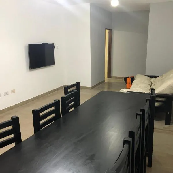 Departamento 4 dormitorio, hotel in Corrientes