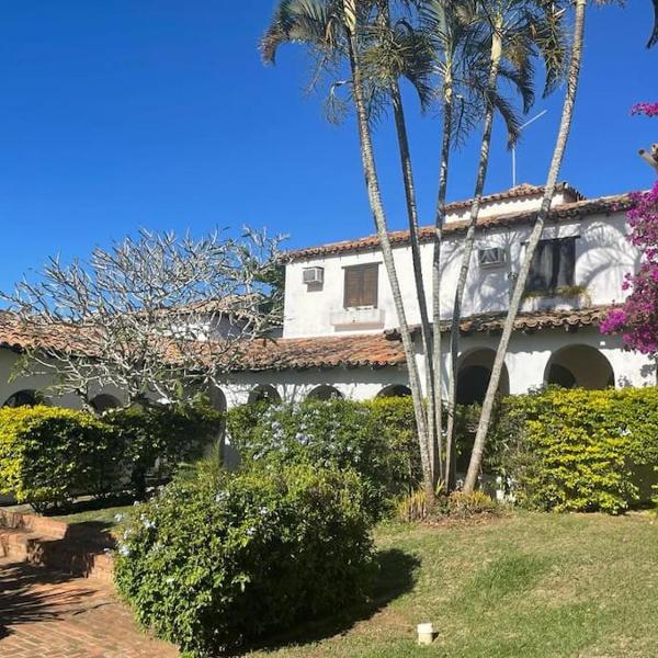 Casa em condomínio a 50mt da praia dos ossos