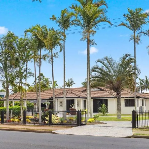 Luxury Beachfront home in Hervey Bay, hotel v destinaci Urangan