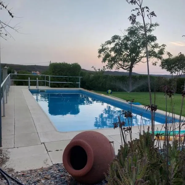 Casa Monte da Eira, hotel v destinaci Giões