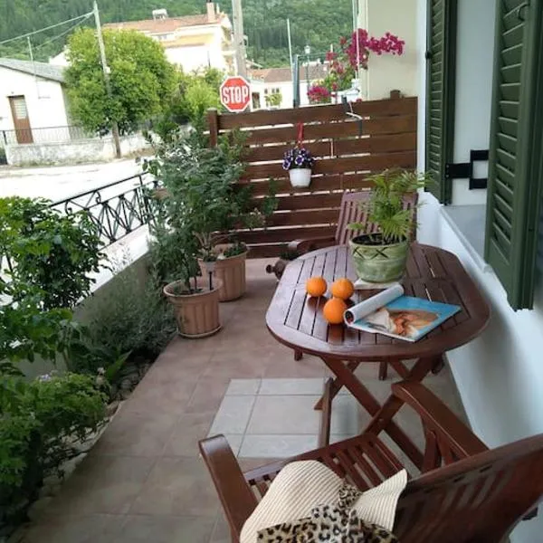 Nostalgia Apartments B Plus in Sami 50 meters from the sea, Hotel in Sami