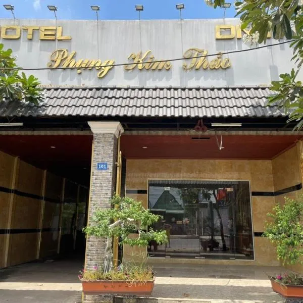 Phụng Kim Thảo Hotel Long An, hôtel à Tân An