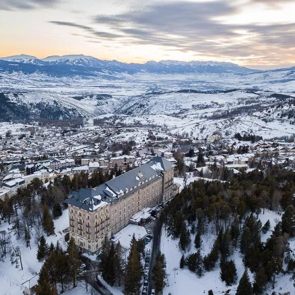 Appartement T2 Font Romeu, hotel v destinaci Font Romeu Odeillo Via