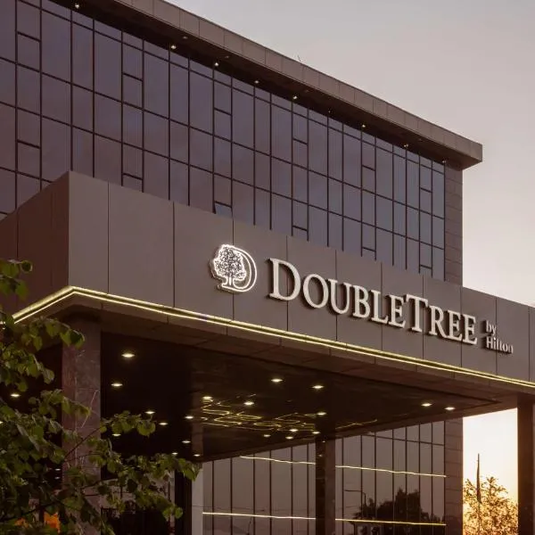 DoubleTree by Hilton Shymkent, hótel í Shymkent