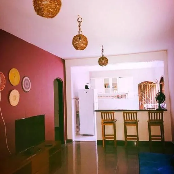 Casa com horários de entrada e saída diferenciados, khách sạn ở Bertioga