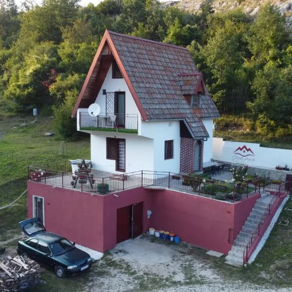 Vikendica "Oaza mira", hotel di Gacko