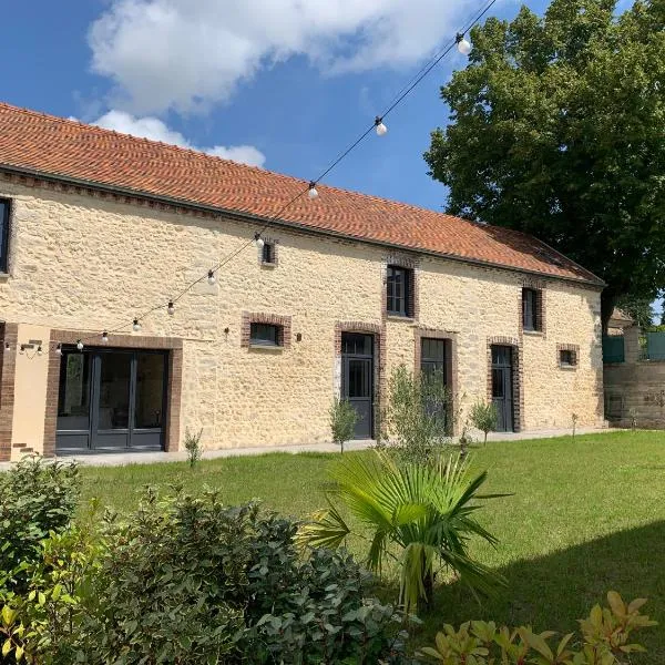 LE CLOS DES LYS - Chambres avec jacuzzi - Nemours, hotel i Paley