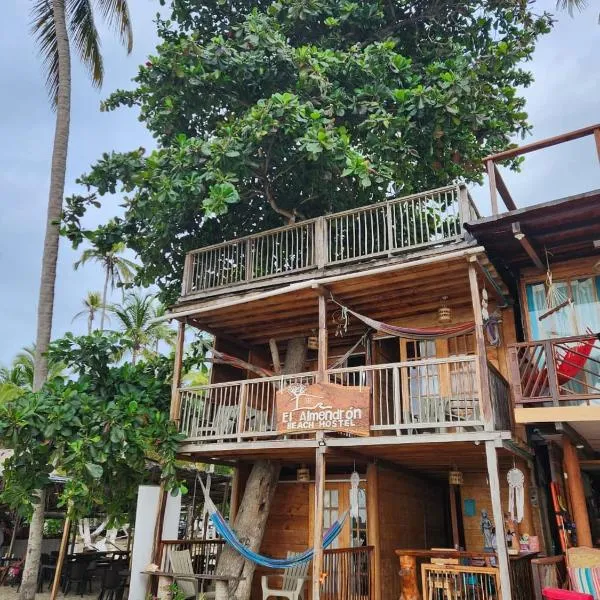 El Almendrón Beach Hostel, hotel di Cañaveral